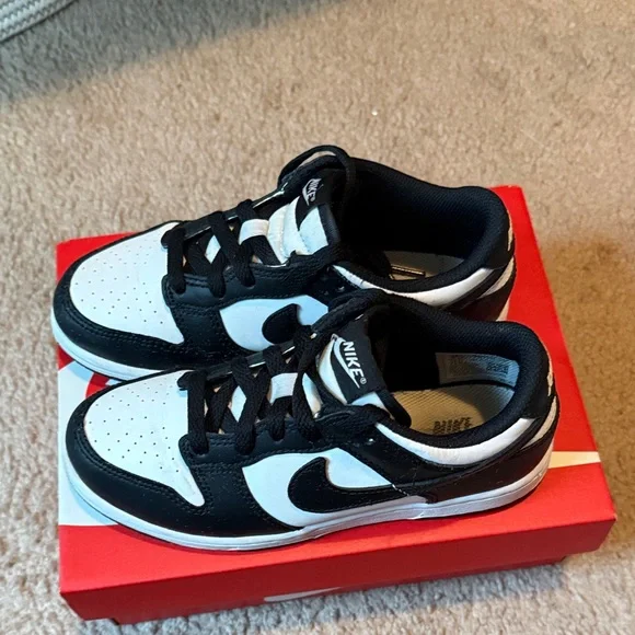 Nike Kids Black and White Sneakers - Picture 2 of 6